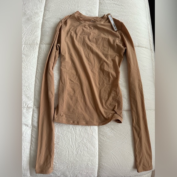 Skims Fits Everybody Long Sleeve T-shirt - Picture 4 of 5